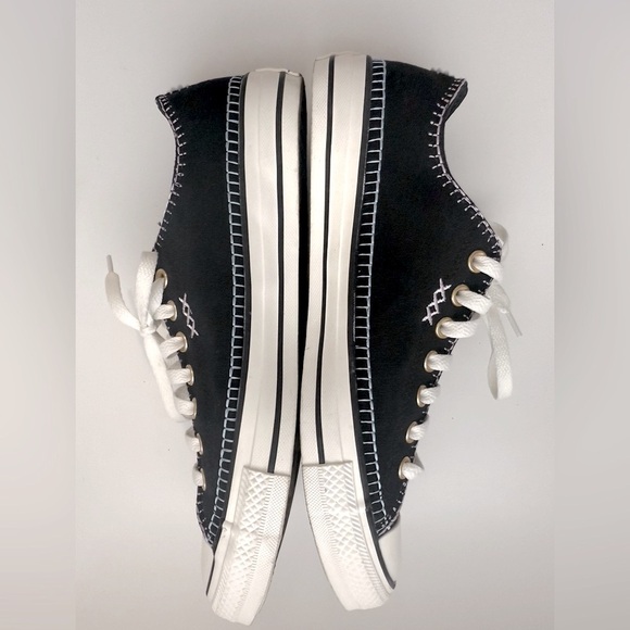 Chuck Taylor All Star Crafted Stitching Low Top - Size Womens 11.5 Men’s 9.5 - Picture 12 of 14